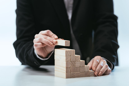 辦公室風水失敗實例：企業虧損的玄學因素